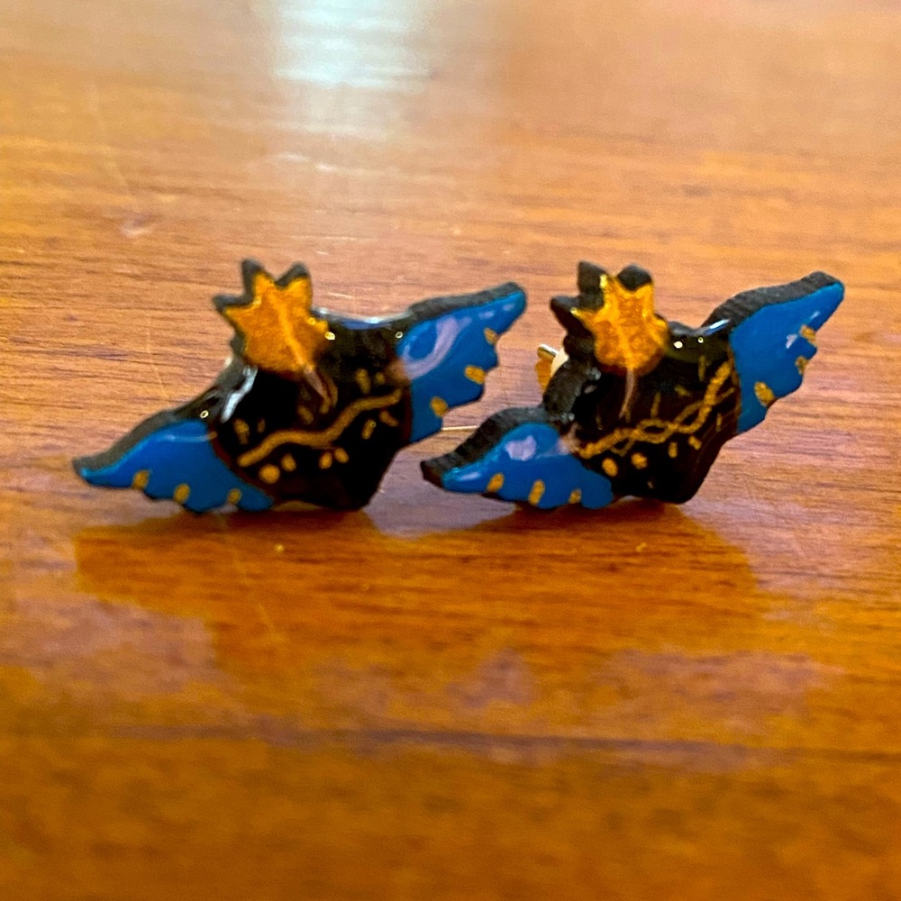 (3 for $15) Winged Heart post earrings